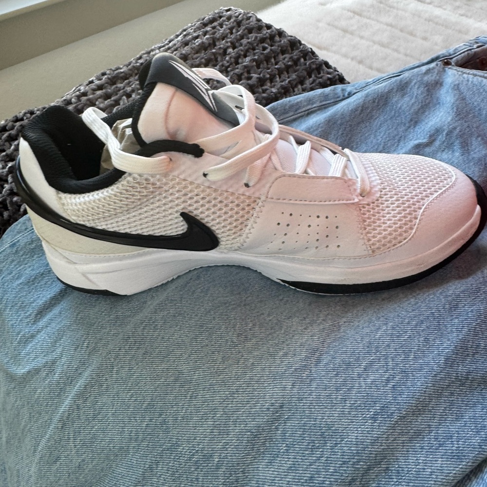 Nike Zoom Hyperset 2. White and Black Retro Trainer Sneakers…. BRAND NEW - Picture 3 of 8